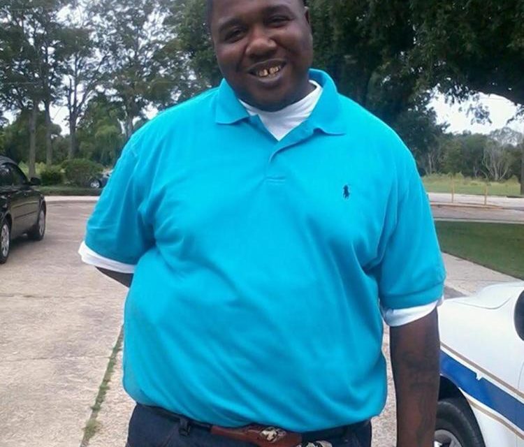[Graphic] Police Kill Man Selling Cds In Baton Rouge